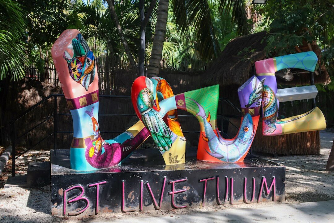 arte urbano tulum cenote gardens